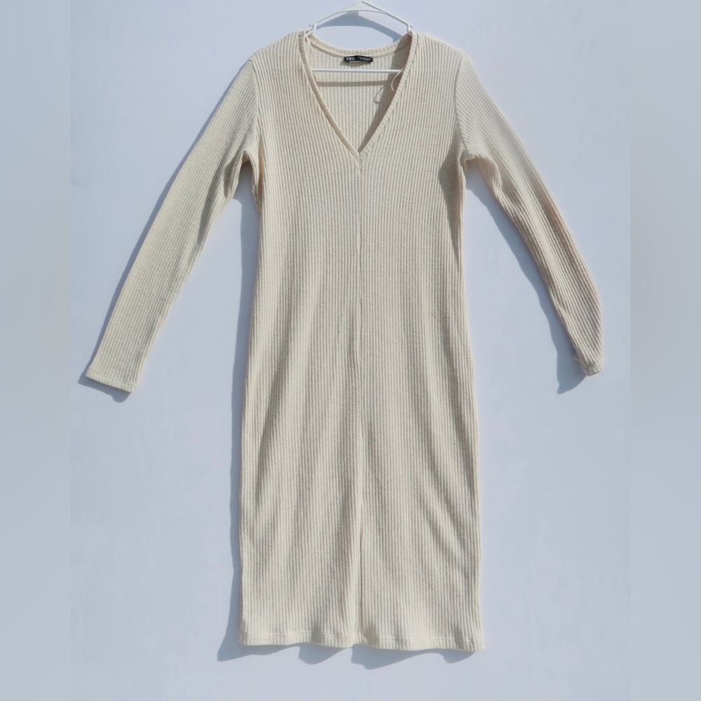 44. ZARA Long Sleeve Ribbed Sweater Midi Dress | Size Large | V-Neck Dress